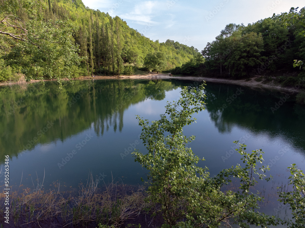 Percile, provincia di Roma, uno dei due lagustelli sui monti Lucretili, molto somiglianti a dei laghi alpini. Percile, provincia di Roma, uno dei due lagustelli sui monti Lucretili, molto somiglianti a dei laghi alpini.