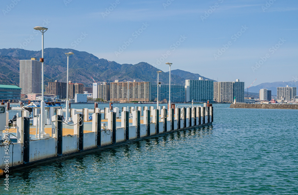 Fototapeta premium 滋賀県の琵琶湖と大津港