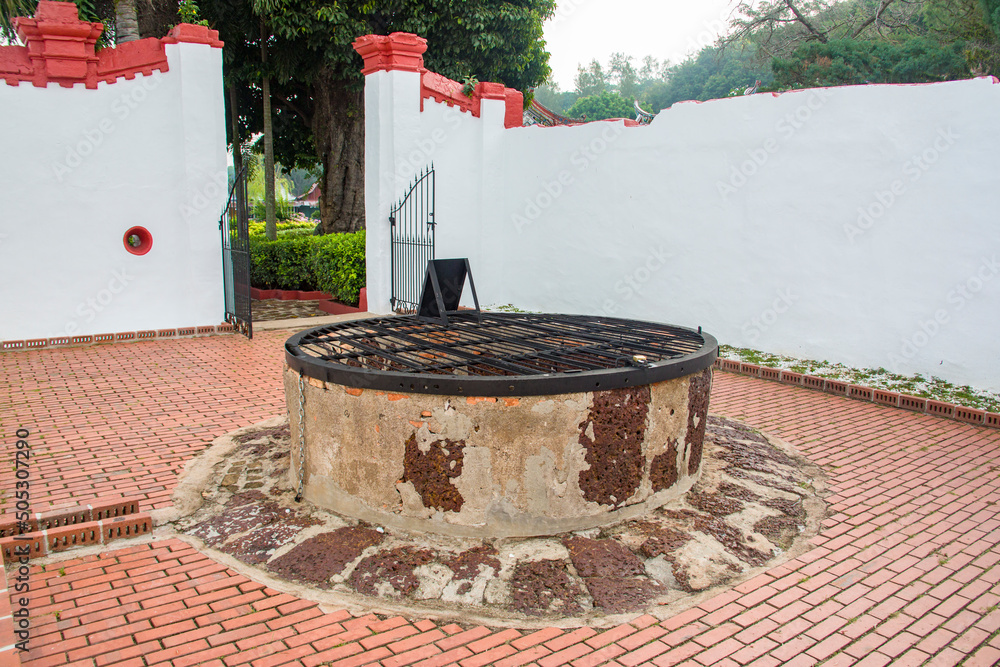 Naklejka premium Malacca Malaysia a1st May 2022: The Hang Li Poh's Well is a historical water well and the oldest water well in Malaysia. The well was built in 1459 by the followers of Hang Li Poh. 