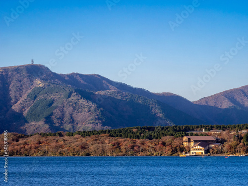 Cardela lake surrounded by autumnal mountains (Lake Ashinoko, Hakone, Kanagawa, Japan) © Mayumi.K.Photography