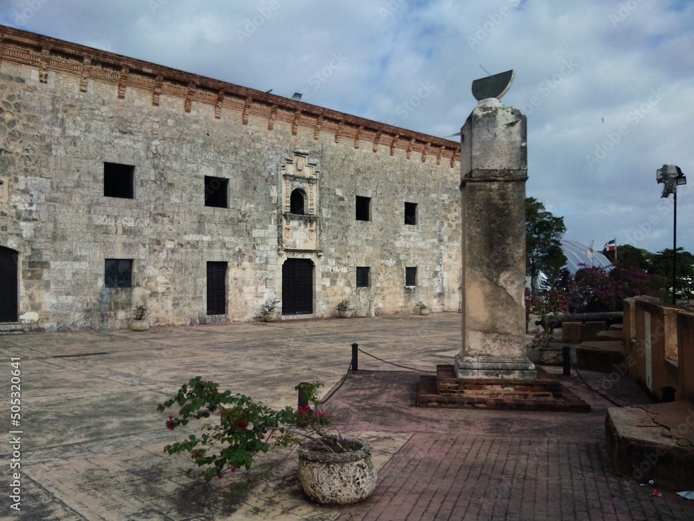 Φωτογραφία An old medieval-style building in the central part of the capital of the Dominic