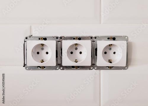 Quadro em tela close-up, three sockets, repair
