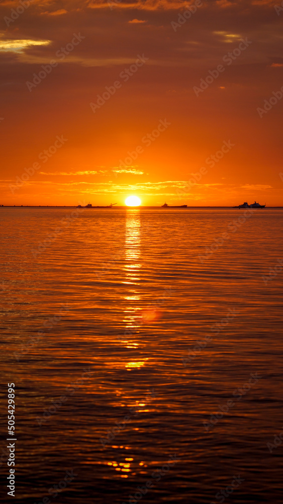 Obraz premium sunset in the sea