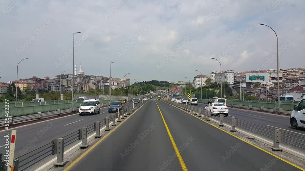 Travel road and vehicle traffic by Istanbul metrobus Travel road and vehicle traffic by Istanbul metrobus