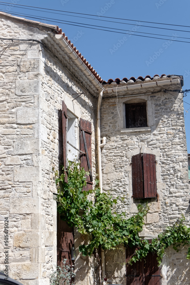 Maison traditionnelle occitane dans le Gard - France