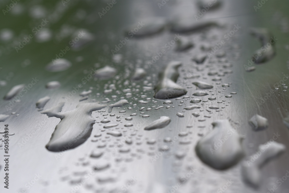 gouttes de pluie sur le métal gouttes de pluie sur le métal