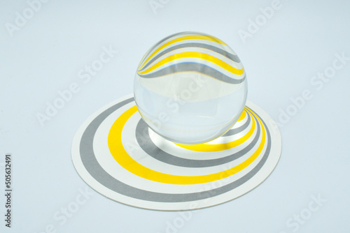 boule de verre sur cercles photo