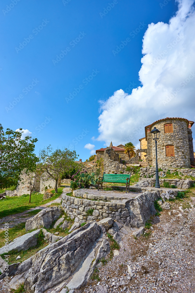 Φωτογραφία City of Hum in Croatia - Smallest City in the World