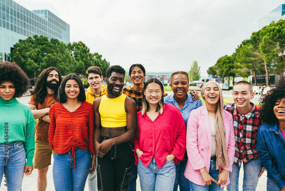Εκτύπωση καμβά Young diverse people having fun outdoor laughing together - Focus on asian girl