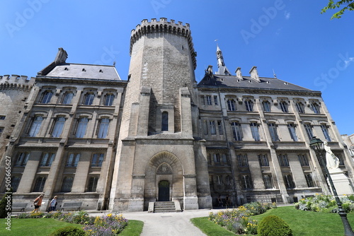 La mairie, ancien château des comtes d'Angoulême, vue de l'extérieur, ville de Angouleme, département de la charente, France photo