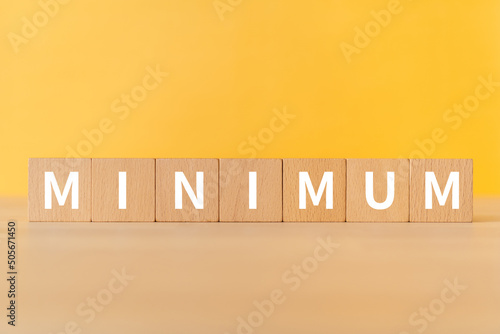 Obraz na płótnie ミニマム・最小限のイメージ｜「MINIMUM」と書かれた積み木