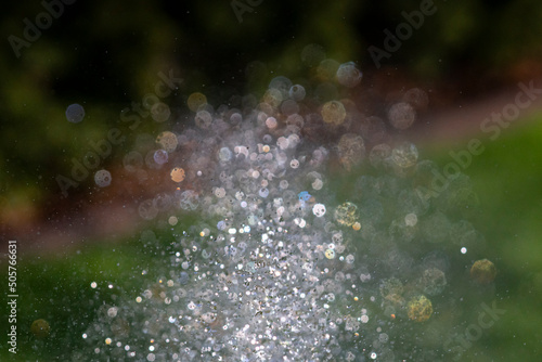 macro ujęcia wody, krople wody w powietrzu, płyn w powietrzu, podlewanie ogrodu, deszcz, macro shots of water, drops of water in the air, liquid in the air, watering the garden, rain,