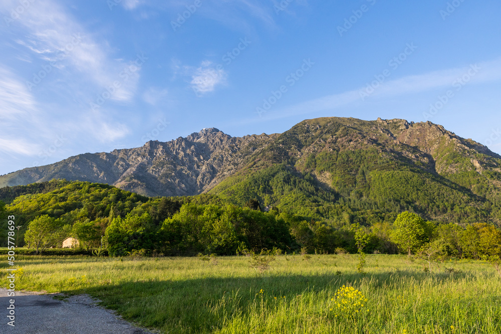 Ταπετσαρία Sommet du Grun de Saint Maurice depuis Saint-Firmin au printemps