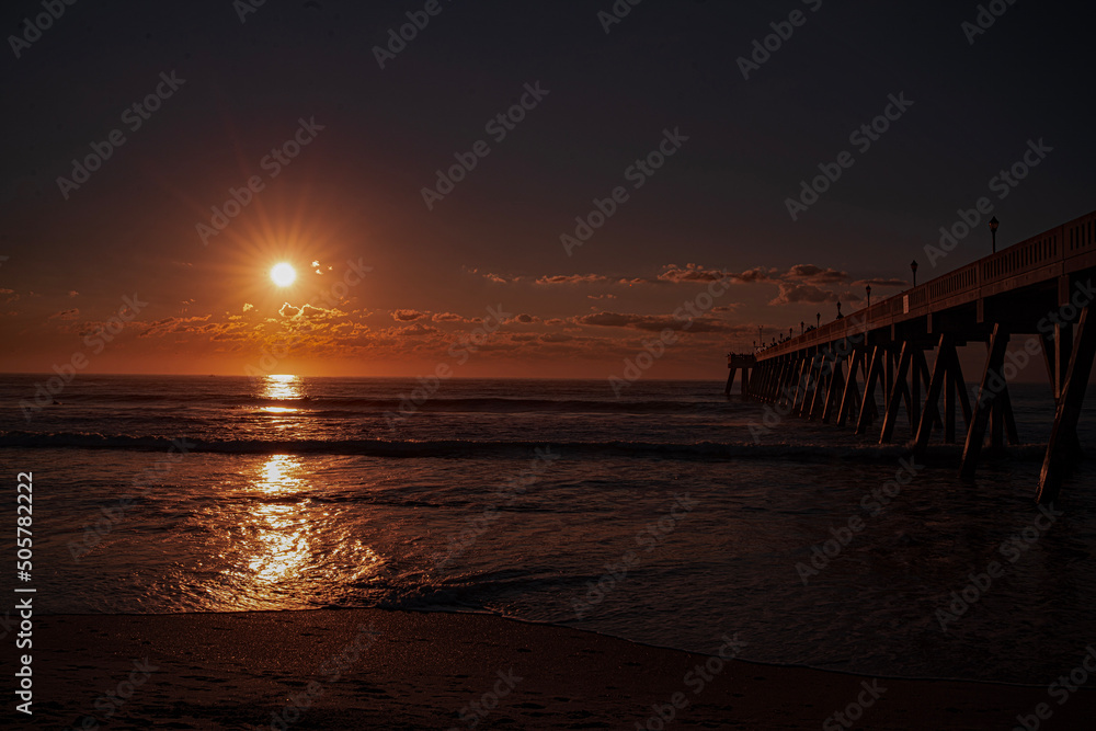 Fototapeta premium sunset at the pier