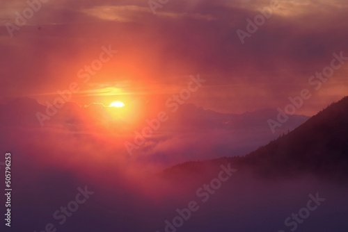 夕暮れの北アルプス 立山連峰