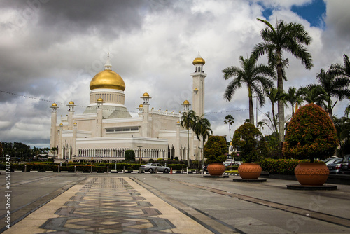Sultan Omar Ali Saifuddin Mosque in Brunei Darussalam photo