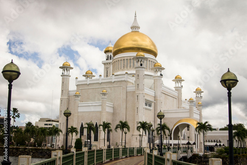 Sultan Omar Ali Saifuddin Mosque in Brunei Darussalam photo