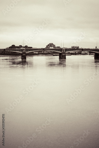 Portrait of a  London Bridge (ID: 505903470)