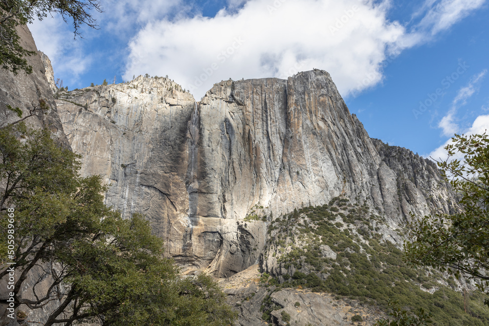 Upper Yosemite Falls Trail view