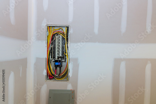 Automatic control box of a main power supply circuit breaker for new home