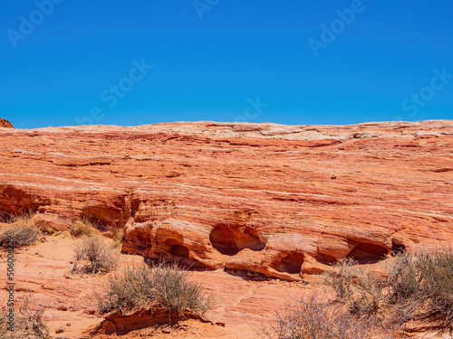 Sunny view of the landscape of Valley of Fire State Park © Kit Leong