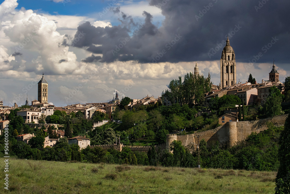Walk through Segovia, Roman city par excellence