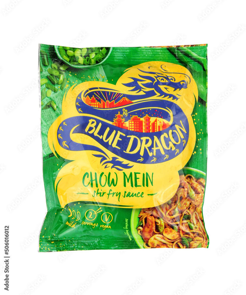 Blue Dragon chow mein stir fry sauce with garlic and ginger in a 120g
