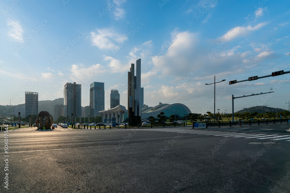 Obraz premium China Lianyungang coastline cityscape street view