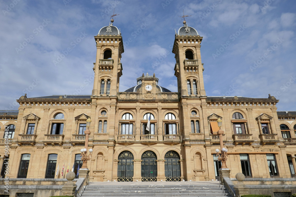 Rathaus von Donostia San Sebastián in Spanien