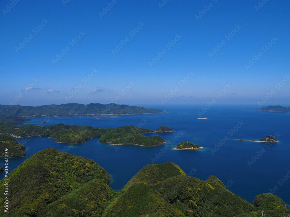 対馬金田城頂上から見た浅茅湾の島々