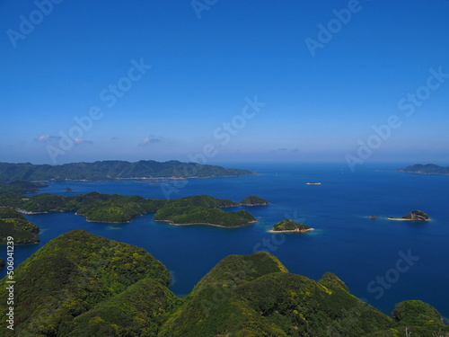 Fototapeta Naklejka Na Ścianę i Meble -  対馬金田城頂上から見た浅茅湾の島々