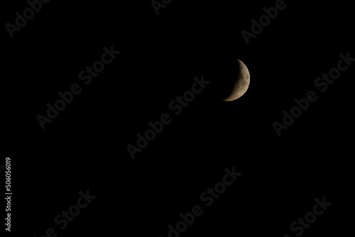 Księżyc w bezchmurną noc © WGBN