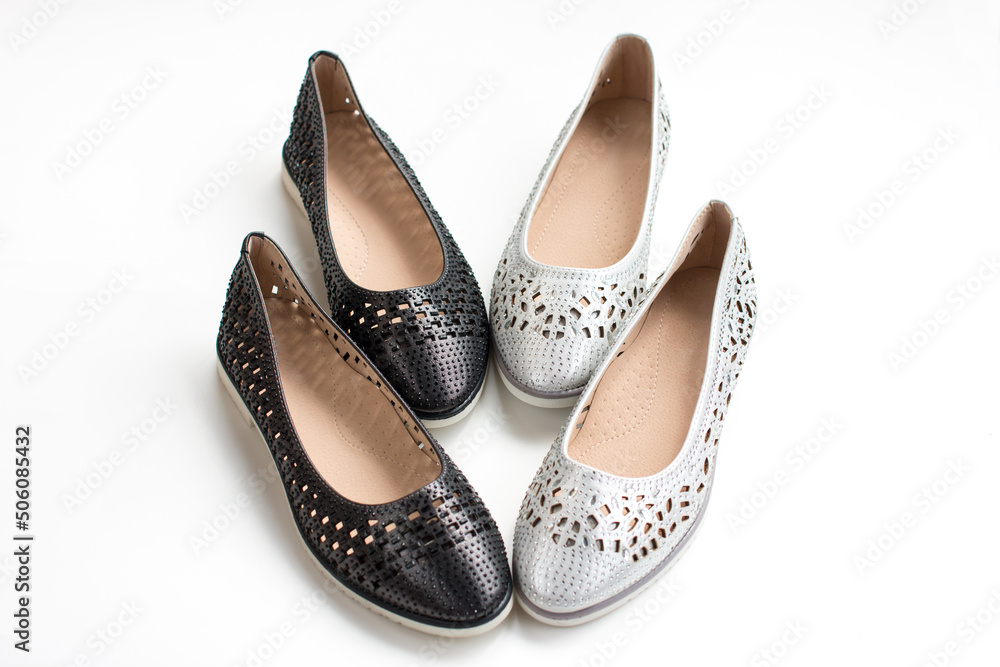 women's comfortable shoes. Summer black and white flat-soled slippers women's comfortable shoes. Summer black and white flat-soled slippers