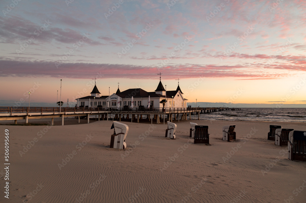Fototapeta premium The pier of the Baltic resort Ahlbeck at dawn. 