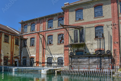 Haunoldmühle, Obergrünburg, Industriedenkmal, Produktionshalle, Jugendstil, historisch, Wehr, Wasser, Wehranlage, fließen, Rechen, Einlaufrechen, Wasserkraftwerk, Schieber, Rad, Absperrung, Überlauf,  photo