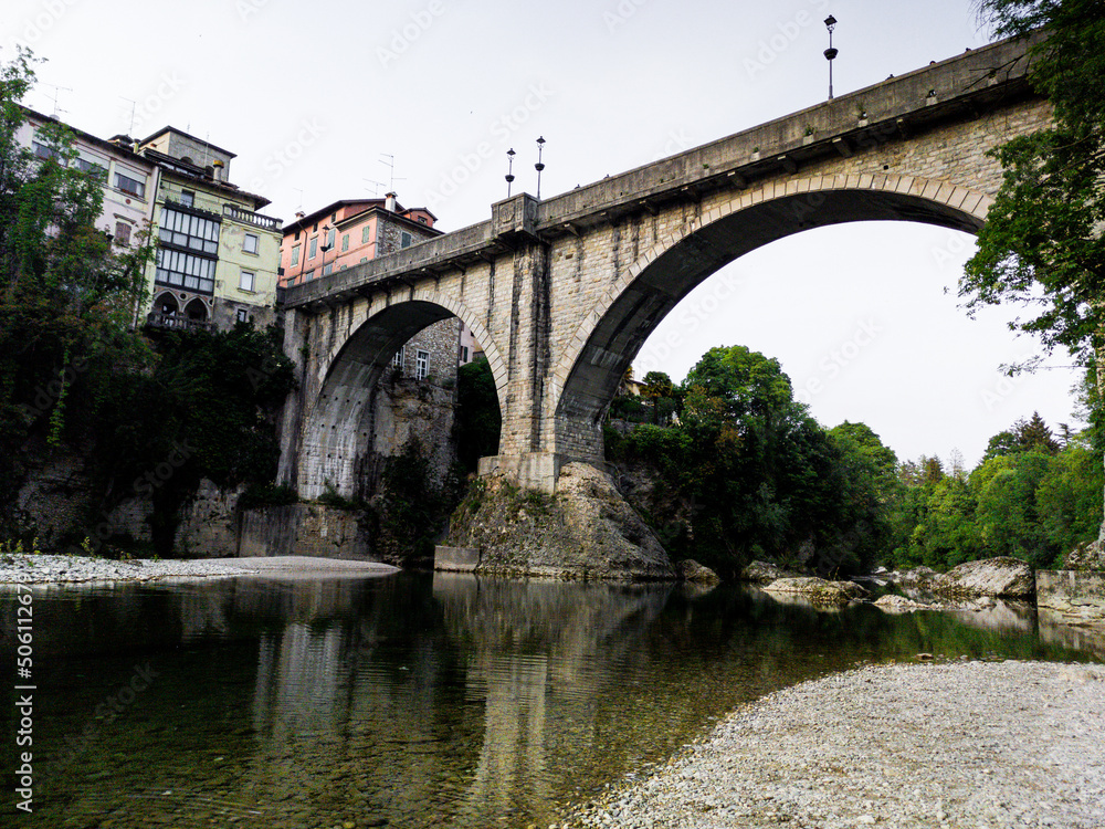 vista del ponte del diavolo a Cividale del friuli in provincia di Udine