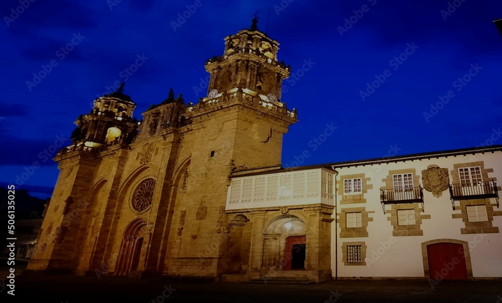Visión nocturna de la Catedral de Mondoñedo, Galicia
