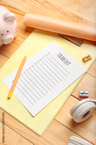 Blank to do list, clipboard...