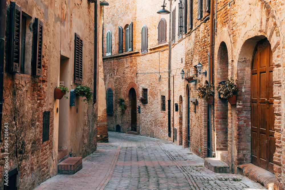 Fototapeta premium street view of san gimignano medieval town, Italy