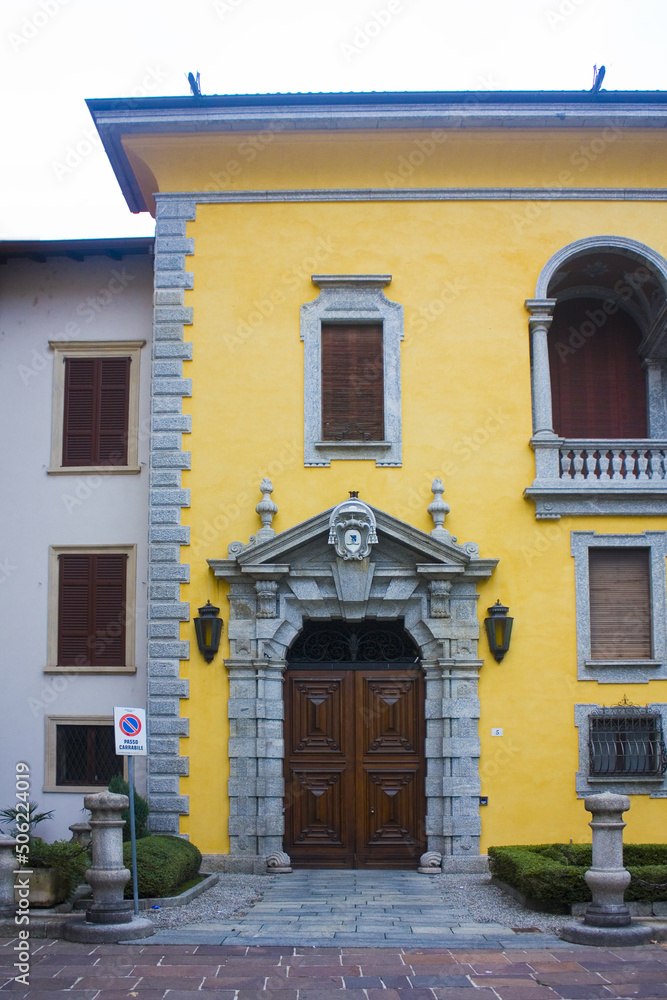 Old palazzo at Piazza del Duomo in Old Town in Como
