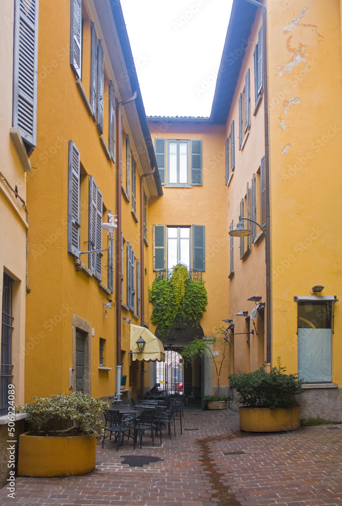 Picturesque building in Old Town of Como 