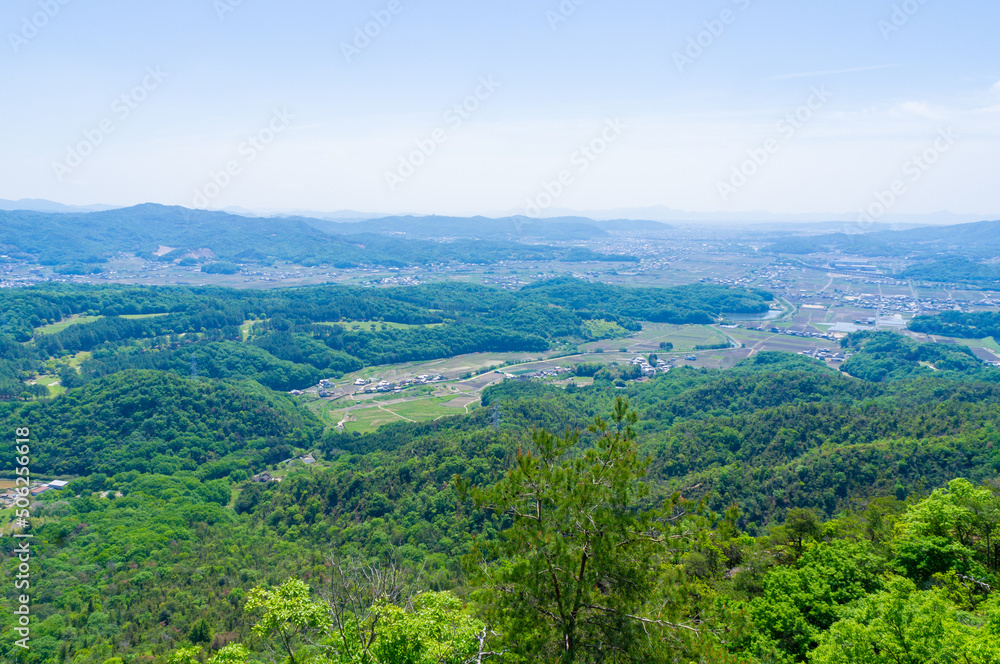 鬼ノ城から臨む吉備津平野、5月撮影