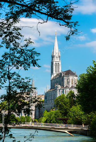 Wallpaper Mural Pilgrimage basilica of Holy Mary in Lourdes Torontodigital.ca
