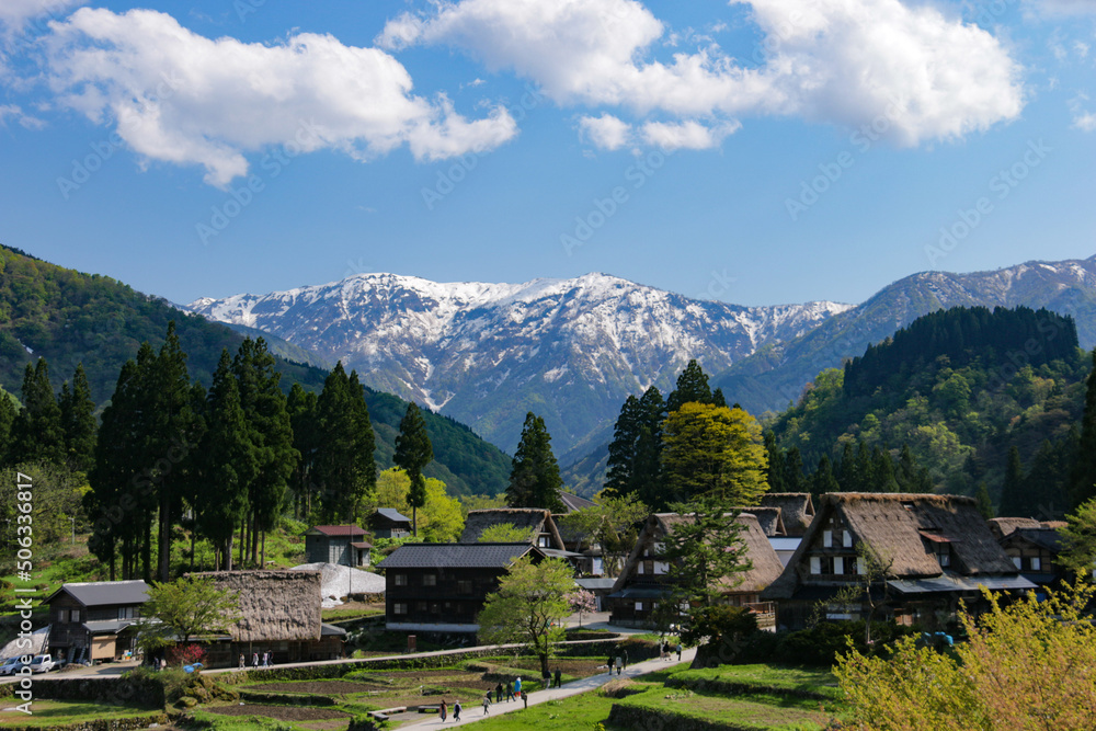 日本の原風景　富山県　春の相倉五箇山合掌造り集落の絶景