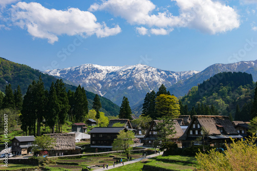 日本の原風景 富山県 春の相倉五箇山合掌造り集落の絶景
