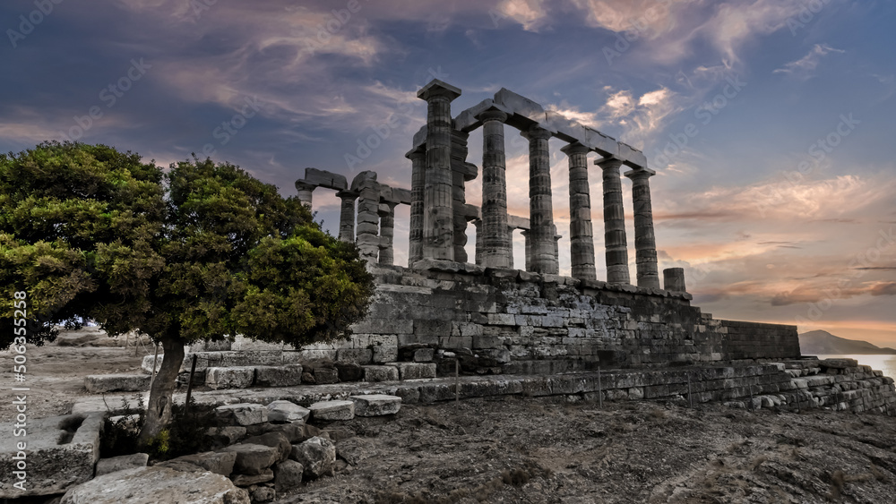 Evening at the foot of the Temple of Poseidon
