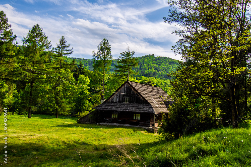 Obraz premium an old highlander cottage