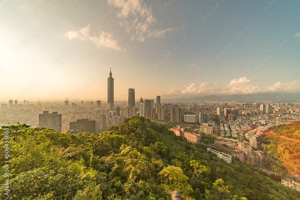 Taipei, Taiwan city skyline during the sunset.