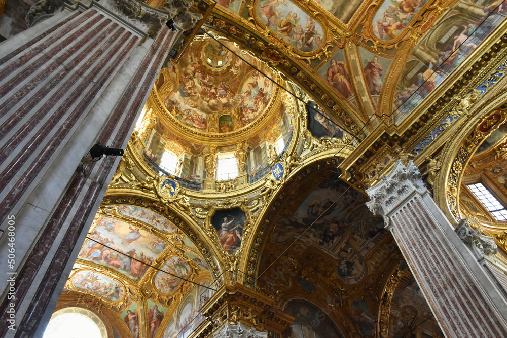Interno della Basilica SS Annunziata del Vastato Genova, Italia	
