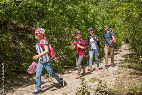 Obraz na płótnie Family in a hike w salonie